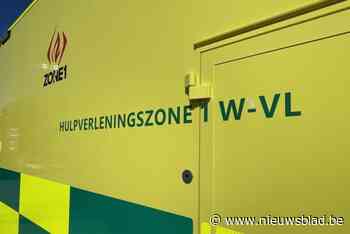 Man (22) verliest controle over stuur en belandt met Porsche in het water