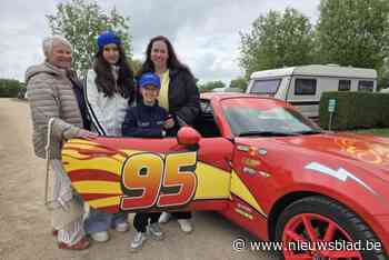 Gezinnen met ernstig zieke kinderen vergeten hun zorgen tijdens gratis kampeerweekend: “Even ontspannen en genieten van elkaar”