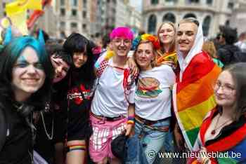 Kleurrijke Pride trekt door Brussel, wagen van N-VA bekogeld