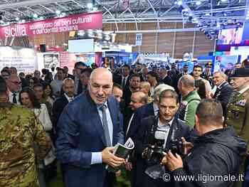 Crosetto contestato dai pro Pal. La lezione del ministro: "Nessuno decide chi parla e chi no"