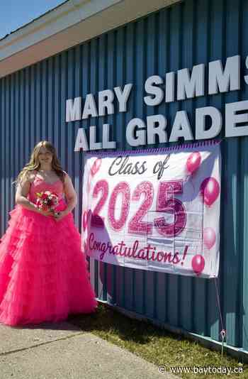A one-teen prom on Newfoundland's Northern Peninsula brings small community together