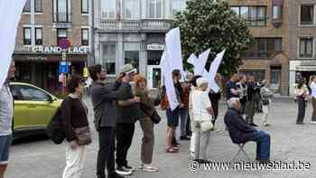 Vredesactivisten organiseren stiltecirkel op Truiense Grote Markt tegen geweld in Gaza