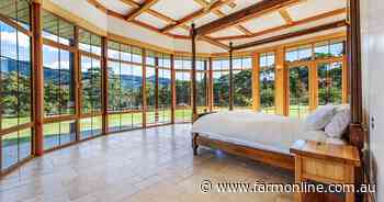 Alpine luxury with a twist | Paraglider's landing zone included