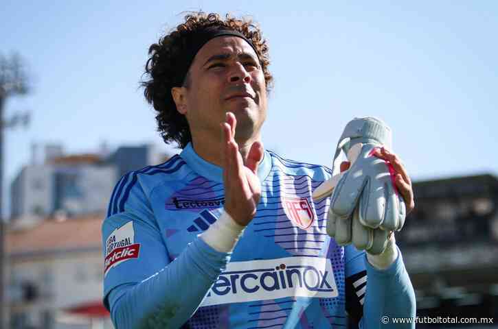 ¿Cuántos descensos tiene Guillermo Ochoa en su carrera?