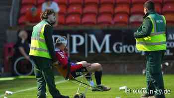 "Schwachsinniges Verhalten": Fan wirft eigenem Spieler Sitzschale an den Kopf