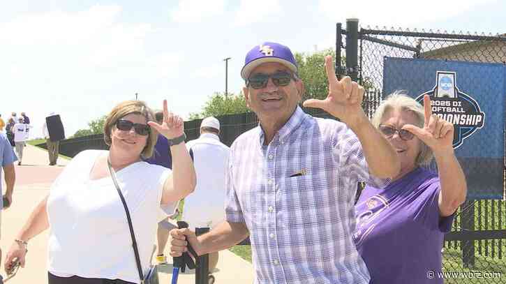 LSU fans fuel softball teams regional run