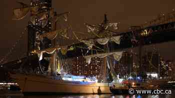 2 killed, others injured after Mexican navy ship sails into Brooklyn Bridge