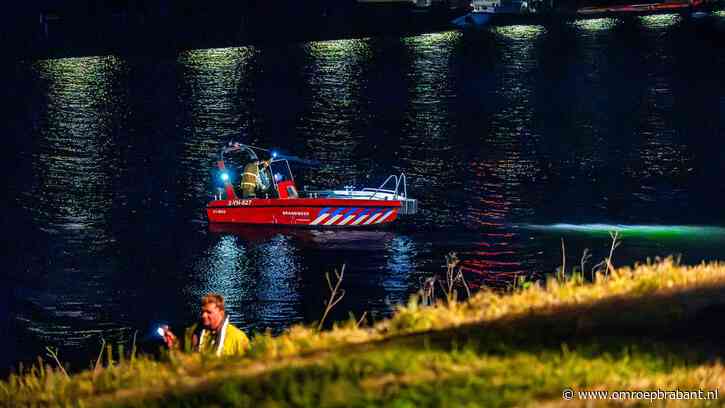 Zoekactie in en rond water na melding vermissing, scheepvaart stilgelegd