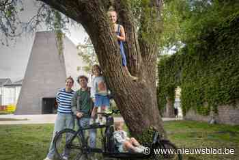 DIT GEVEN ZIJ UIT. “Ideale manier gevonden om drukte te vermijden in het pretpark”