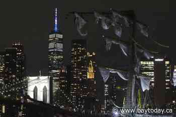 Mexican tall ship strikes Brooklyn Bridge, snapping masts and killing 2 crew members