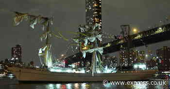 Mexican navy ship crash: Moment 270ft vessel with 277 crew smashes into Brooklyn Bridge