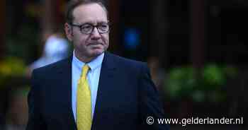 Kevin Spacey krijgt award tijdens gala in Cannes