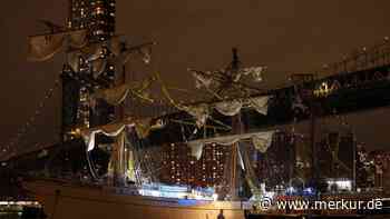 Segelschiff prallt gegen Brooklyn Bridge - Zwei Tote