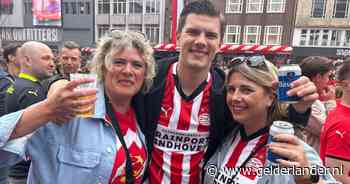 LIVE eredivisie | PSV-spelers arriveren in Rotterdam, centrum Eindhoven al vroeg vol PSV-fans