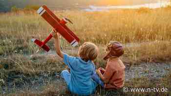 Pädagogin erklärt: "Frei begleiten": Wie man Mädchen zu starken Frauen und Jungen zu modernen Männern erzieht