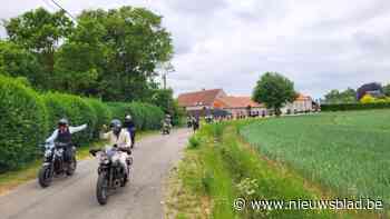 Gedistingeerde heren houden motorrit voor goede doel
