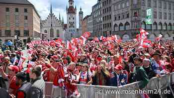 Die Bayern-Stars sind endlich da: Die Meisterfeier des FC Bayern im Live-Ticker