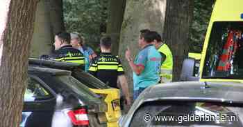 Jongen uit het water gered, twee ambulances naar het zwembad