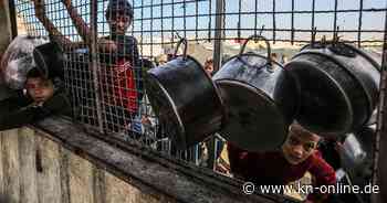 Nahost: Israel lässt erstmals wieder Hilfsgüter in den Gazastreifen