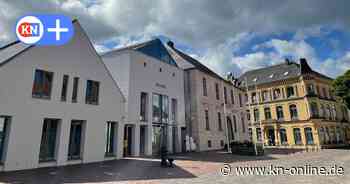 Rathaus Bad Segeberg mit Sicherheitsdienst wegen Bedrohung durch Obdachlose