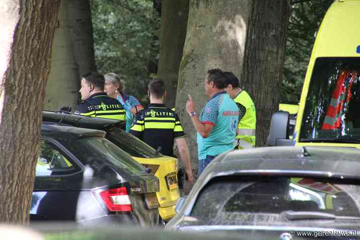 Kind in problemen tijdens zwemmen, met ambulance naar ziekenhuis vervoerd