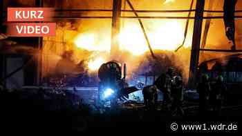 Mülldeponie-Brand in Swisttal: Löscharbeiten dauern an