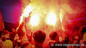 Fan-Feier für türkischen Fußball-Meister löst Polizeieinsatz in Berlin aus