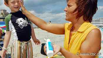 Sask. medical students want sunscreen dispensers in public spaces