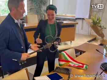 Sfregio all'Italia, il gesto della neo sindaca di Merano. Poi il dietrofront