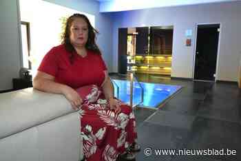 Wellnessuitbaatster Marie-Astrid krijgt voortdurend ongewenste gasten aan de deur nadat oplichter adres misbruikt: “Het houdt niet op”