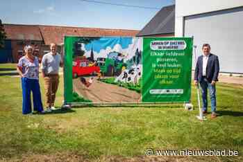 Gemeente lanceert ludieke bordencampagne voor meer verkeersveiligheid op landbouwwegen