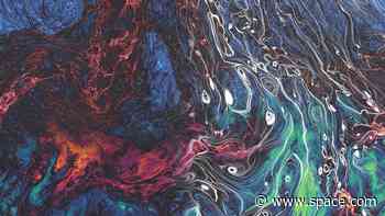 Our galaxy's swirling gases and magnetic lines create cosmic artwork in new simulation