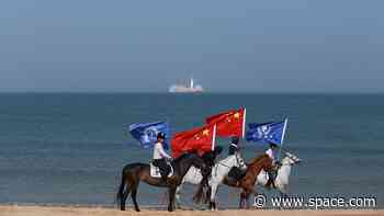 Watch China’s private Ceres-1 rocket launch 4 satellites from a ship at sea (video)