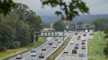 Unfall am Irschenberg - Stau auf A8 in Richtung München hat sich aufgelöst