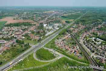Gedaan met op- en afritten van snelweg te kruisen: nieuw fietspad aan Vuntcomplex moet zorgen voor veiligere verkeerssituatie