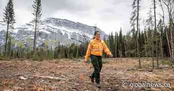 Anxious Banff gears up for first summer since Jasper wildfire