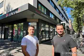 Neues Geschäft eröffnet nur, weil Polizeikameras vor der Tür stehen