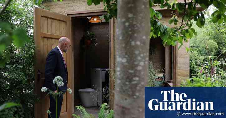 Bogs and dogs: Chelsea flower show puts practical gardens in spotlight