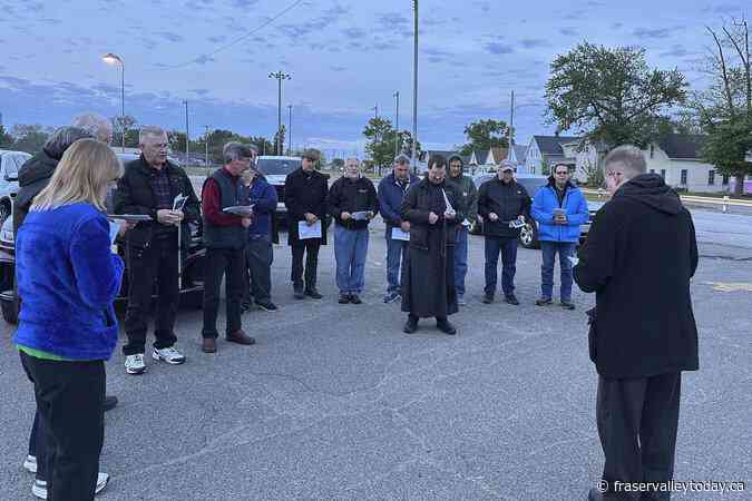 Man executed for the 2000 killing of a police officer in Indiana’s second execution in 15 years