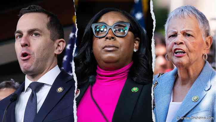 Federal charges filed against Dem congresswoman following confrontation at ICE facility