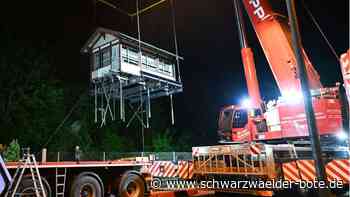 Eisenbahn in Calw: So spektakulär schwebt das Stellwerk aus dem Gefahrenbereich