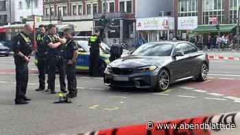 BMW fährt in Radfahrerin – Frau schwer verletzt in Klinik