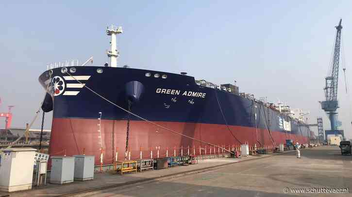 Door Rusland onderschepte olietanker hervat reis naar Rotterdam