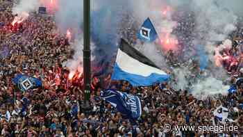 Hamburger SV: 40.000 HSV-Fans feiern Bundesliga-Aufstieg auf dem Rathausmarkt
