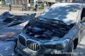 Ninoofsesteenweg tijdlang afgesloten na ongeval: auto vat vuur