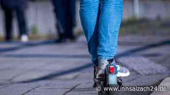 E-Scooter-Fahrerin fährt Neuöttinger (83) auf Gehweg an und flüchtet