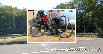 Robber armed with claw hammer targets e-bike rider