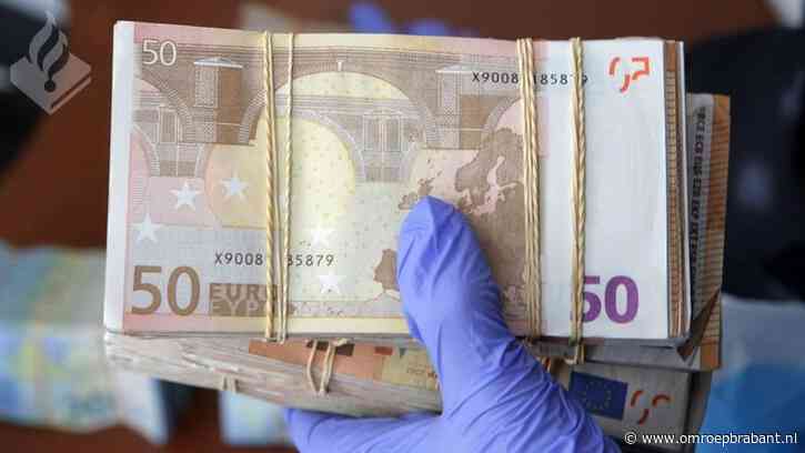 Vuurwapen en duizenden euro's aan vals geld in auto gevonden