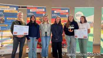 Pito Stabroek overhandigt cheque aan vogelopvangcentrum: “Goed voor onze egeltuin”