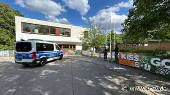 Verdacht auf Straftat: Verletzter Elfjähriger auf Berliner Schulgelände gefunden